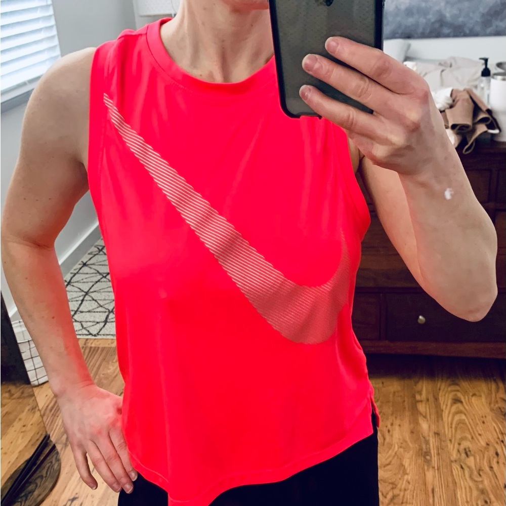 Nike Dri Fit Tank Top - racerback- Fuchsia coral pink - running